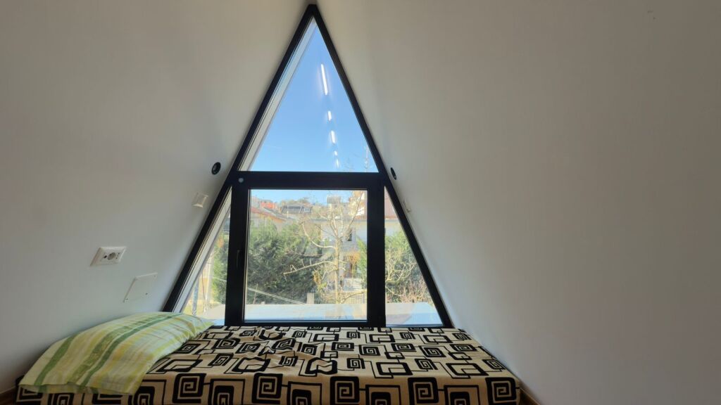 Affitto, Casa Privata + 2 Posti Auto, Babrru Empire64851