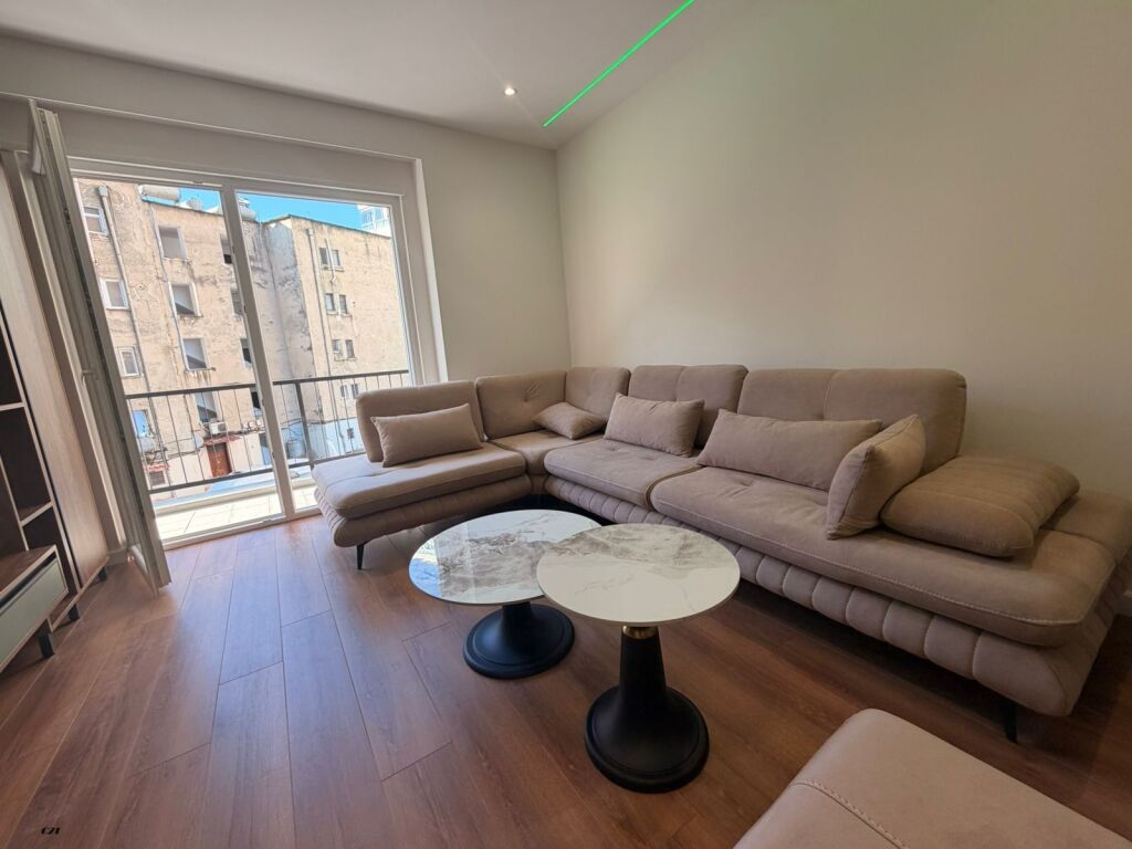 2+1+2 +PARKING FLOOR 1 90M2 BRRYLI