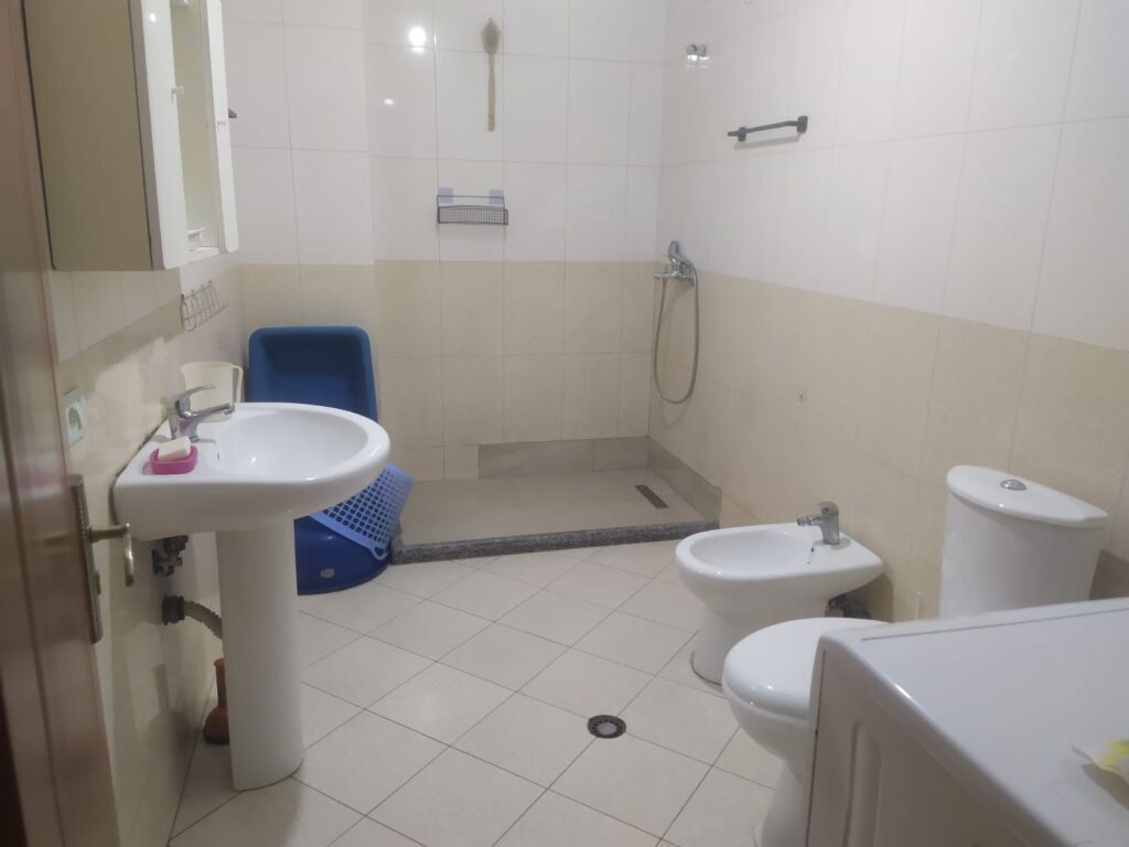 Apartament me qera - Qender