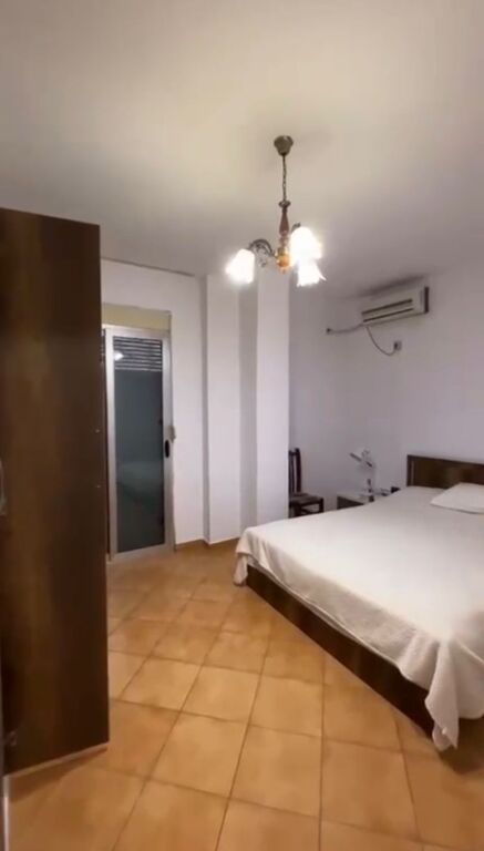 Apartament 1+1 me qira+post parkimi"Xhamllik"