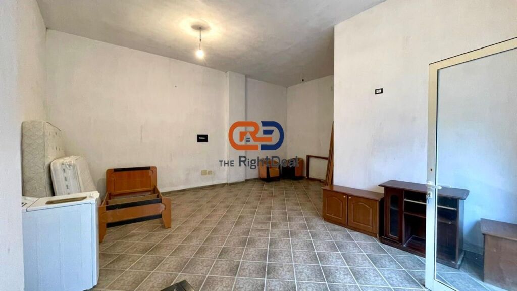 In Astir, Business Unit for Rent, Ideal for Investment!!!