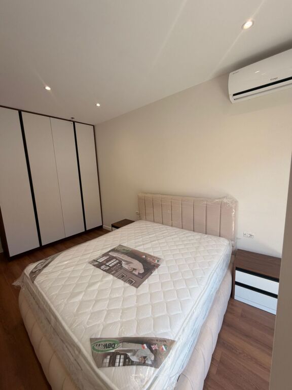 For rent 2+1+2+ parking space in Brryl