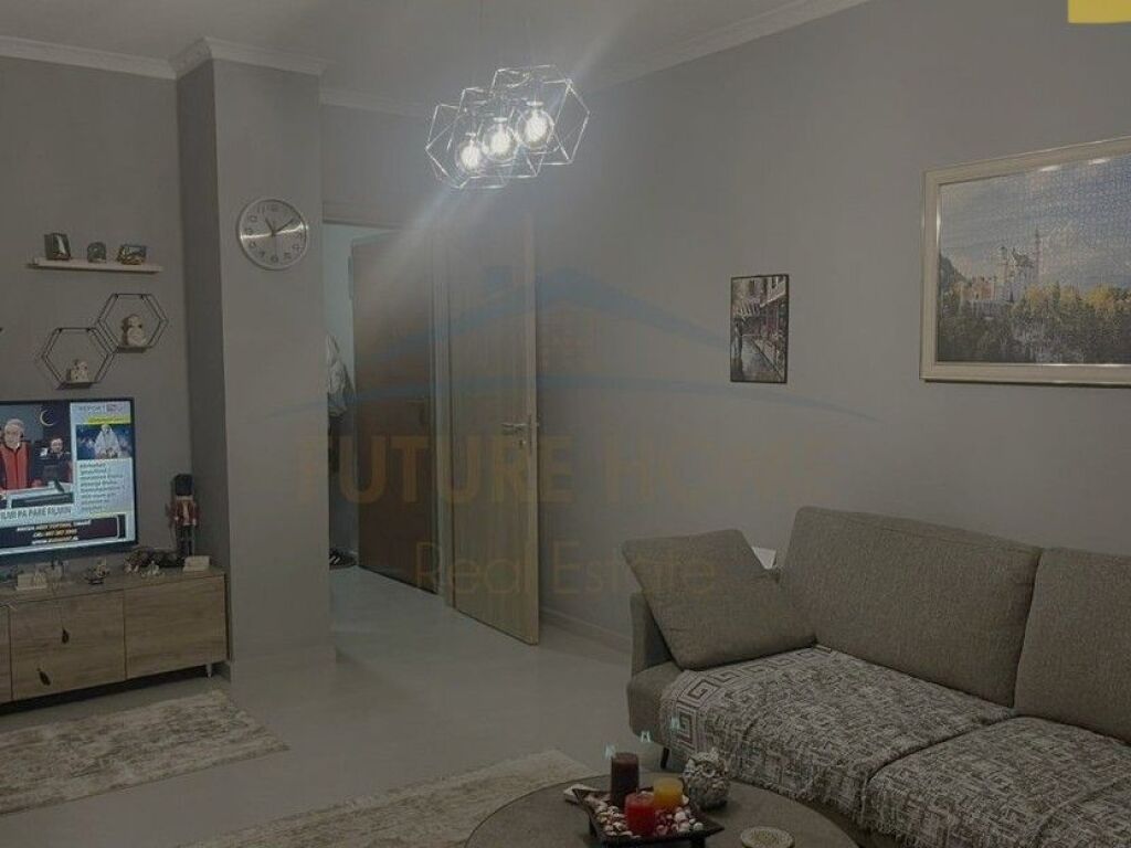 Shitet, Apartament 2+1, Misto Mame