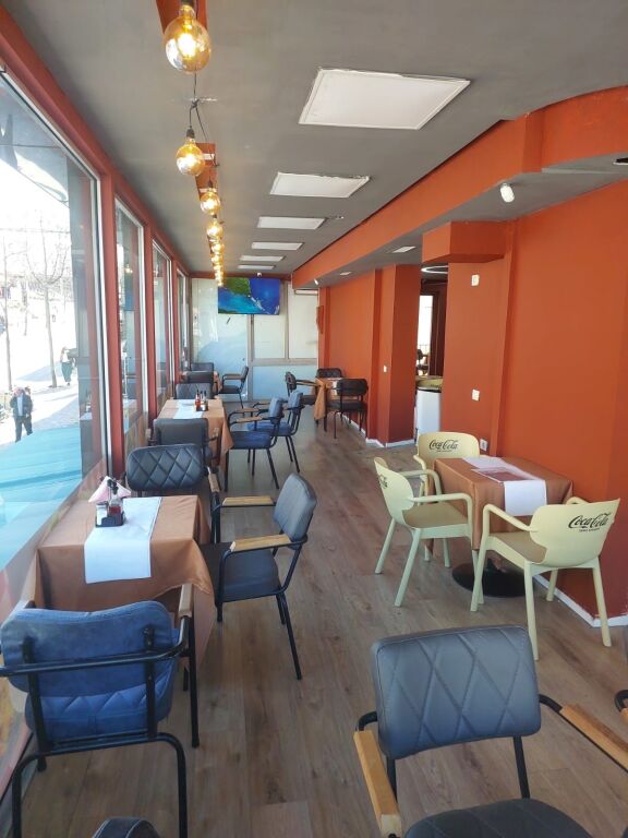 🏢 JEPET AMBJENT ME QIRA – 📍RRUGA “5 MAJI”