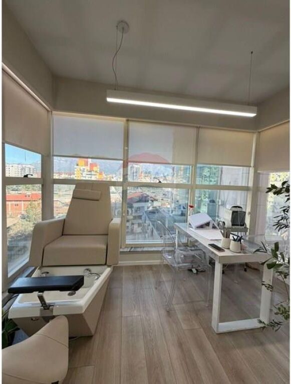 APARTAMENT 1+1 NE SHITJE KOMPLEKSI USLUGA