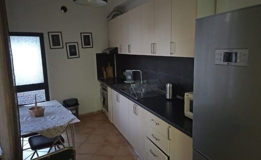 Apartament 1+1 ne katin e pare te nje vile, Rruga Siri Kodra!