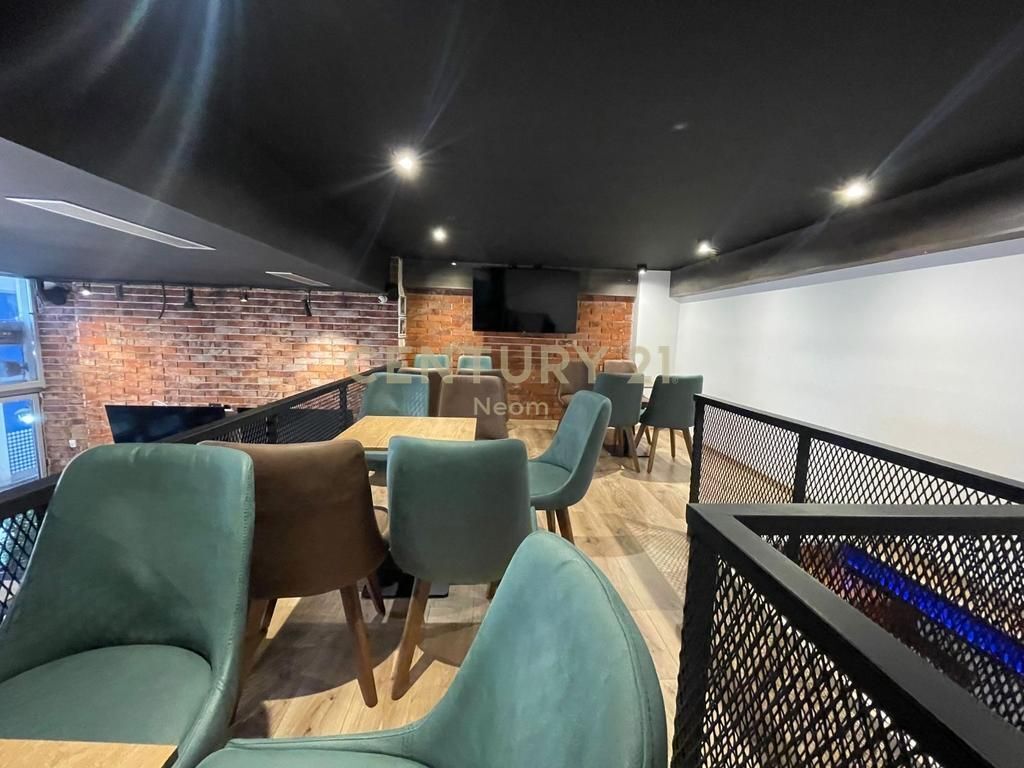 SHITET AMBIENT KOMERCIAL DUPLEKS NE XHAMLLIK (BIZNES GATI BAR KAFE)