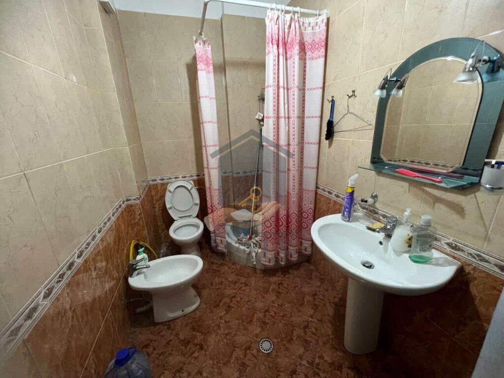 Jepet me qira Apartament 1+1 ne Plazh Iliria, Durres.