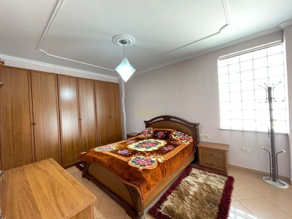 Apartament 2+1+2 te Libri Universitar