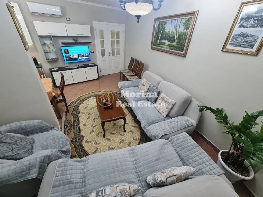 Affitto | Appartamento 2 + 1 | Piazza Skanderbeg | 1200 €/mese