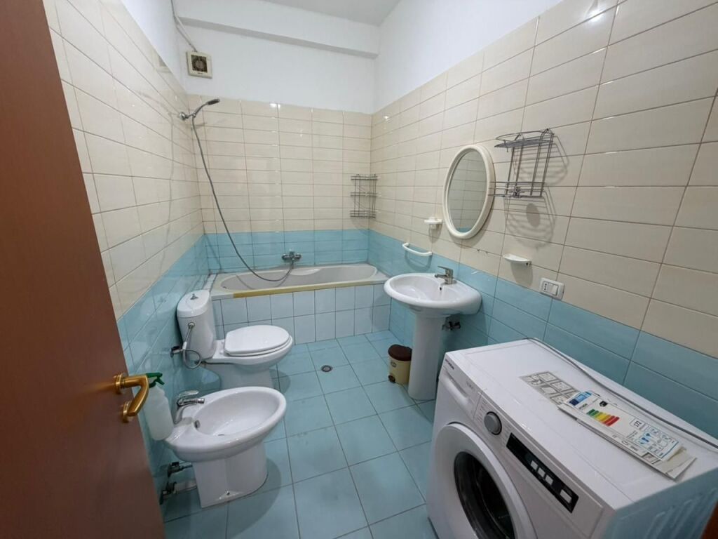 Apartament per qera 2+1+parkim tek Pavarotti