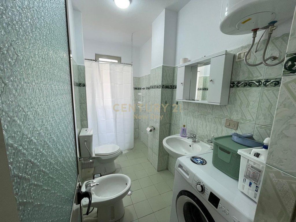 Apartament 1+1 + Garazah Me Qira te Shkëmbi i Kavajës, Durrës - 320€ | 45 m²