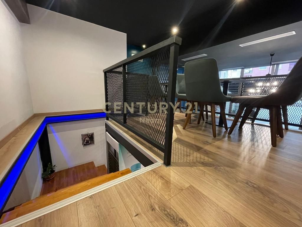 SHITET AMBIENT KOMERCIAL DUPLEKS NE XHAMLLIK (BIZNES GATI BAR KAFE)