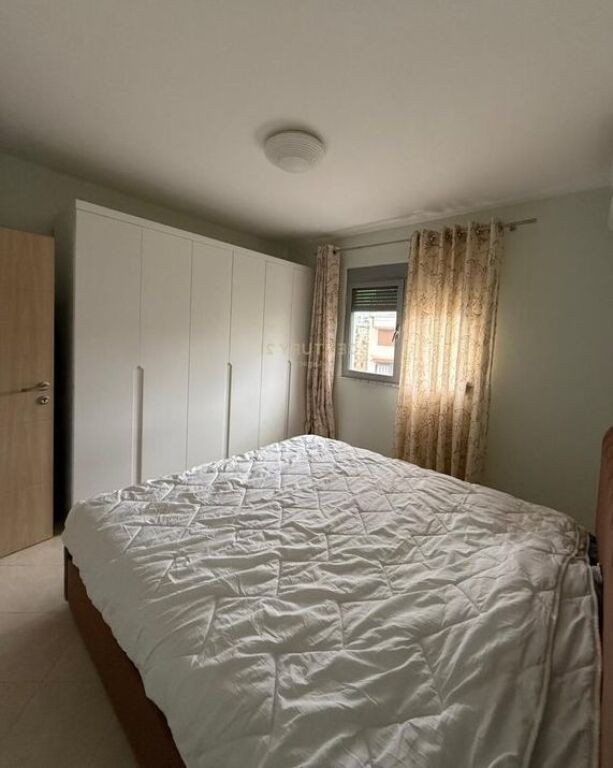 Shitet 1+1 ne zonen e Oxhakut