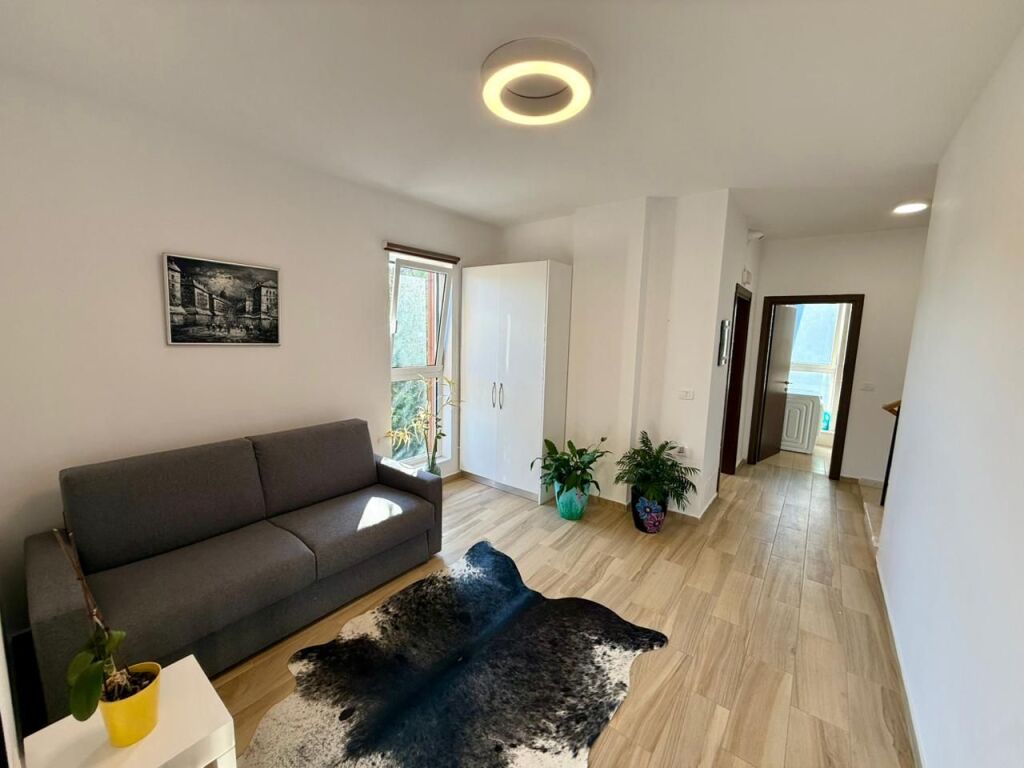 📣 SUPER VILLA FOR RENT 📍 Near Lake Farka ✨  🏡 2-Story Villa 💶 Price 2,500 Euro