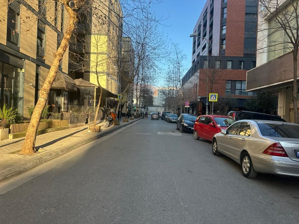 Hipoteka, Japim me qira Restorant të Kompletuar 3,500 € /Muaj