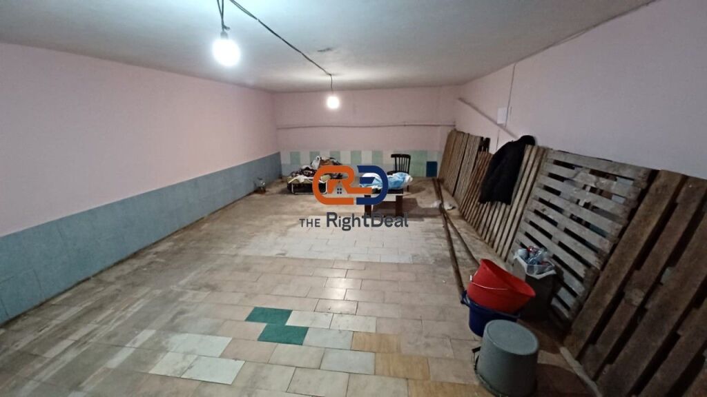 Near the Olympic Park, Magazine for Rent on Floor -1