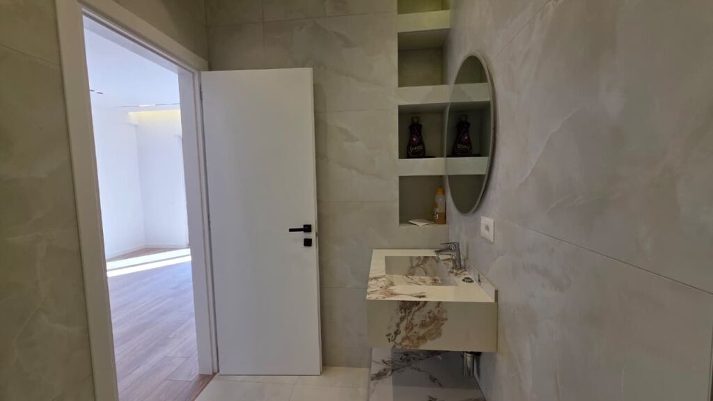 Appartamento 2+1+2 in Vendita – Lungomare, Vlora