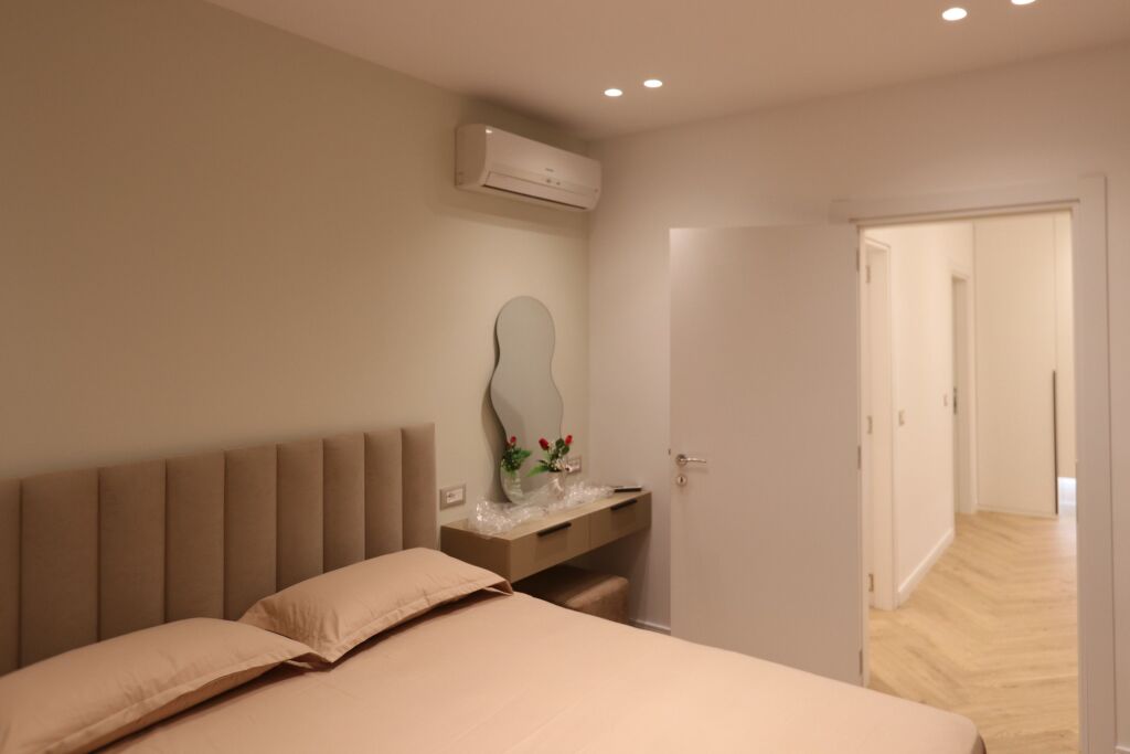 Apartment 2+1+2+2+ Parking for rent