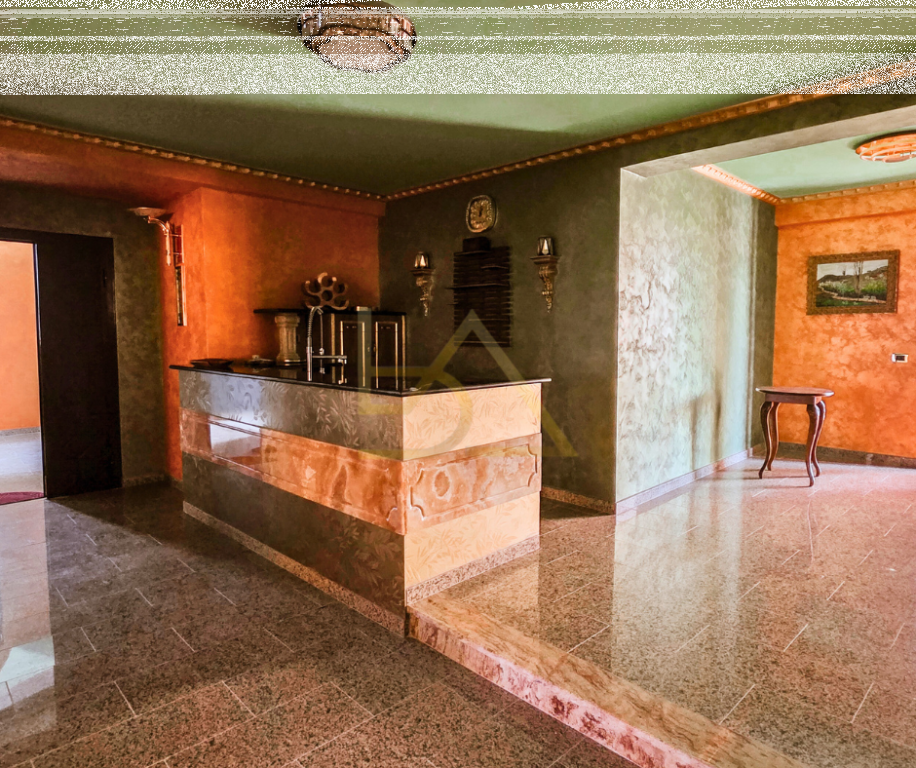 Shitet Papafingo Luksoze – Shkëmbi i Kavajës