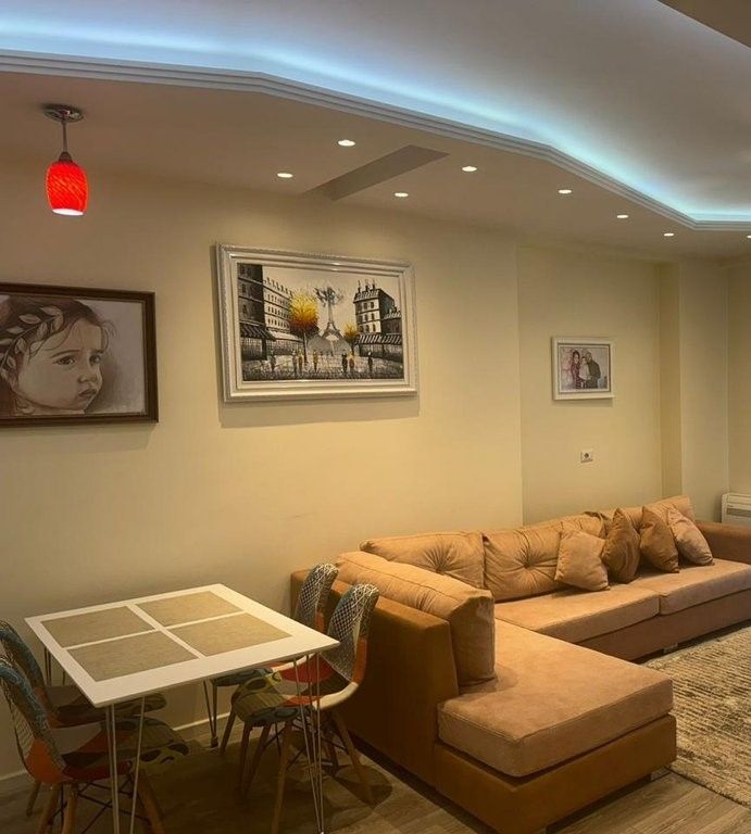 KOMUNA E PARISIT, SHITET APARTAMENT 1+1