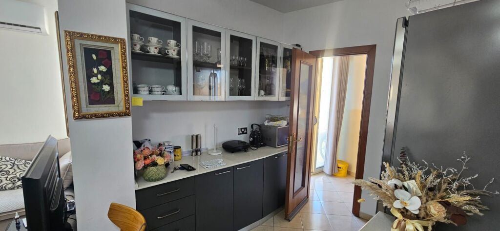 Shitet Apartament 1+1+depo+verande prane Shkolles Mihal Grameno