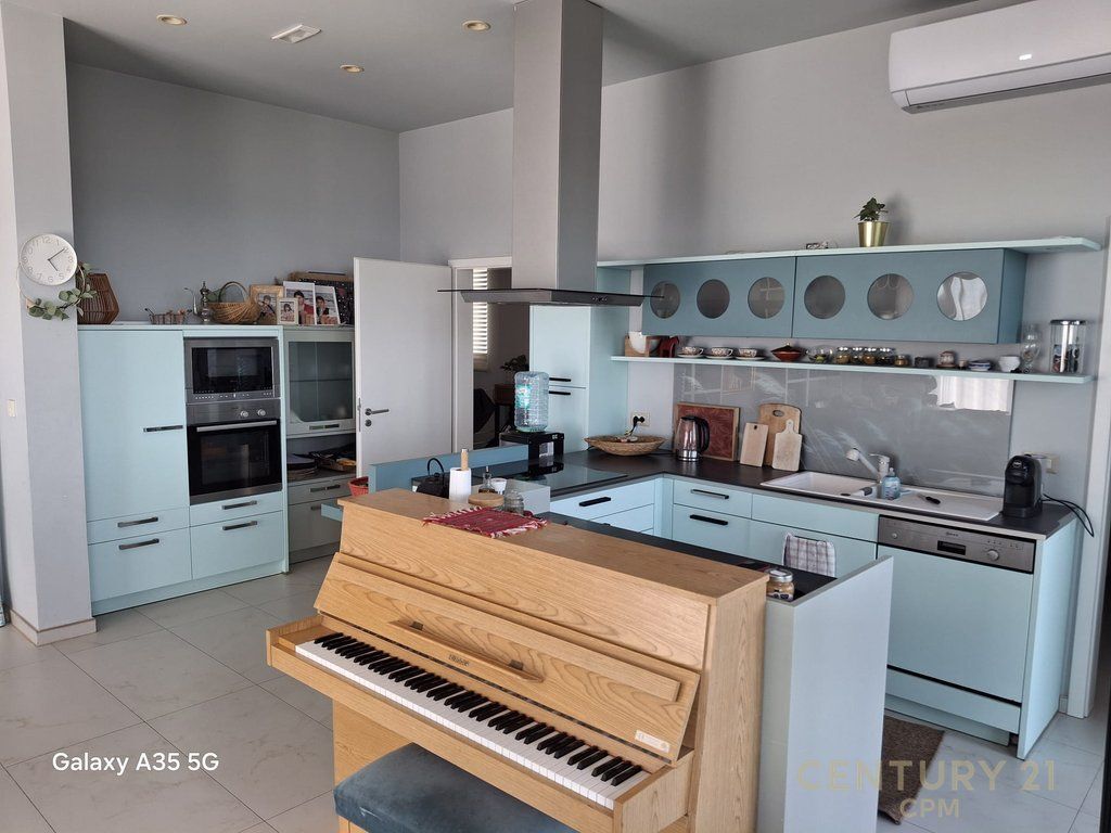 Vile per shitje ne Linze