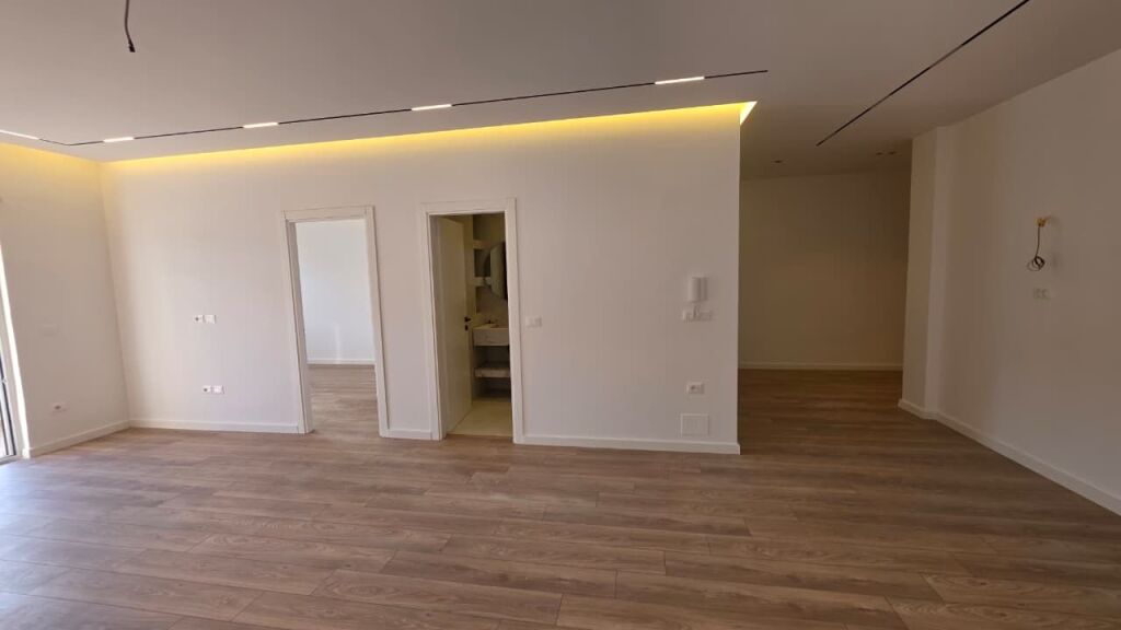 Appartamento 2+1+2 in Vendita – Lungomare, Vlora