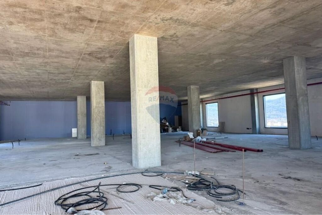 Dyqan - Për Qira - TEG, Tiranë(ID: 530571001-254)