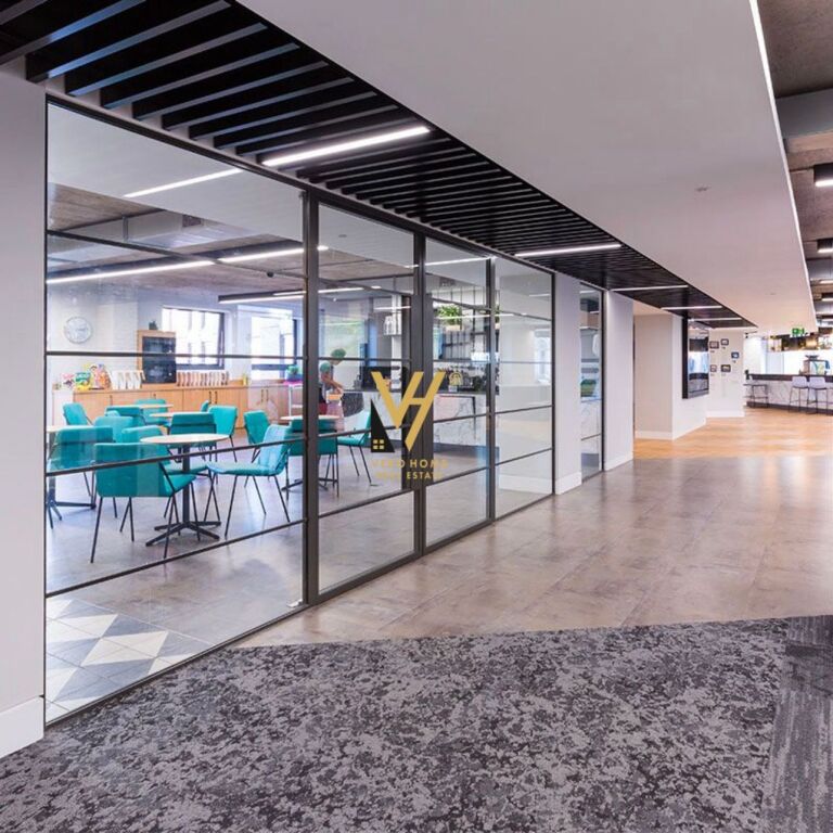 BUSINESS PREMISES 220 M2 FOR RENT AT WILLSON SQUARE 3,300 EURO