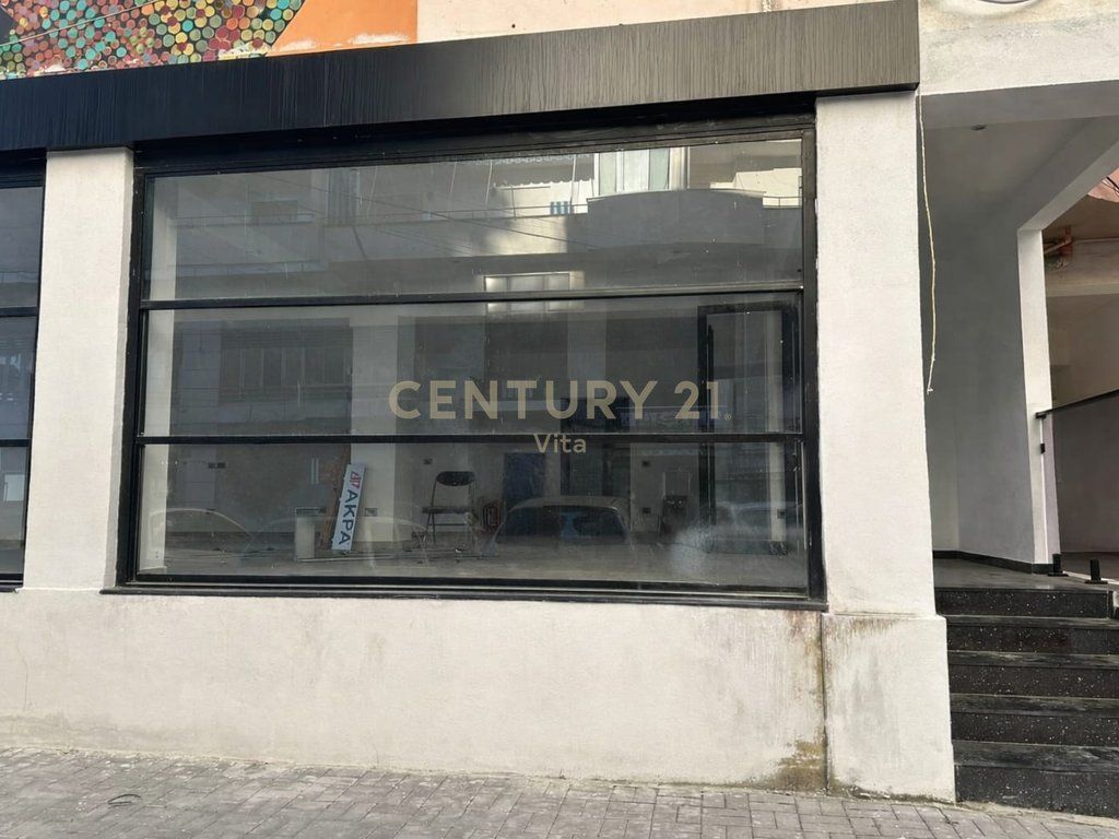 NJESI KOMERCIALE ME QERA TEK VOLLGA