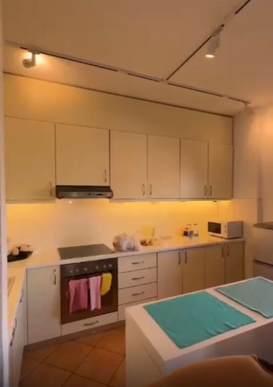 Apartament 1+1 me qira+post parkimi"Xhamllik"