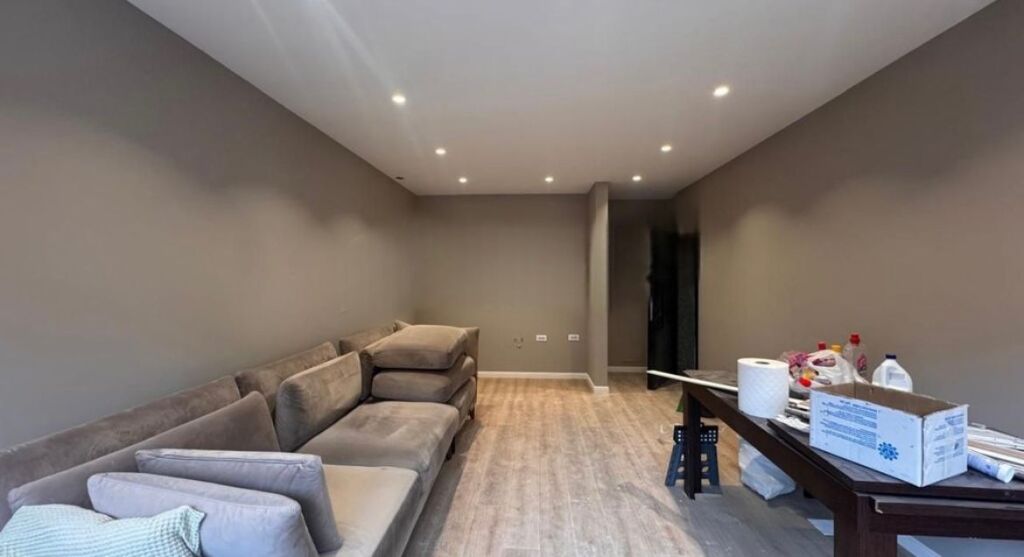 Shitet apartament 1+1 i mobiluar në Kompleksin Xheluks,Rruga e Elbasanit!