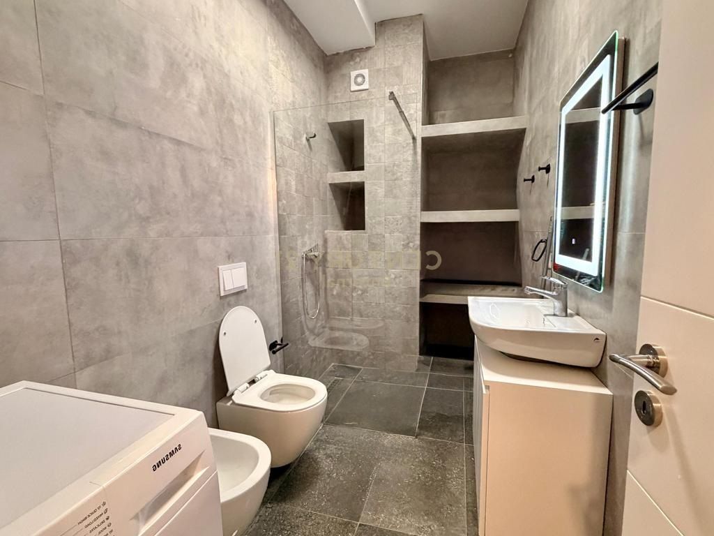 appartamento in affitto 1+1 presso il comune di Parisit