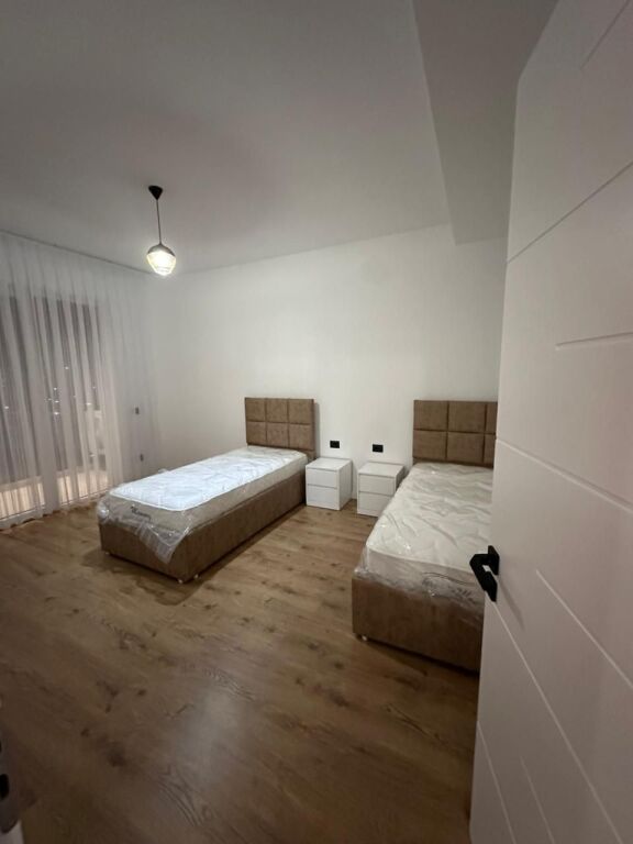 APARTAMENT ME QERA 2+1 PASKUQAN 60.000 LEKE FH-57705