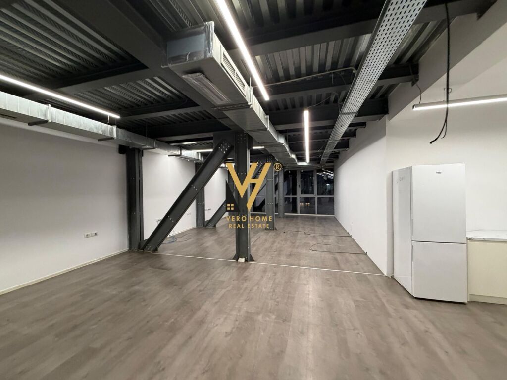 OFFICE 180 M2 FOR RENT AT THE MUNICIPALITY OF PARIS 3,000 EURO