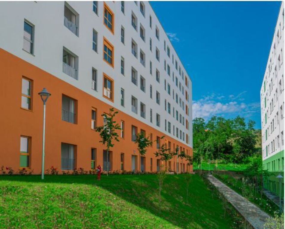 Ofrohet për shitje apartament 1+1 në Rezidencën Kaimi, në zonën e Ali Demit!