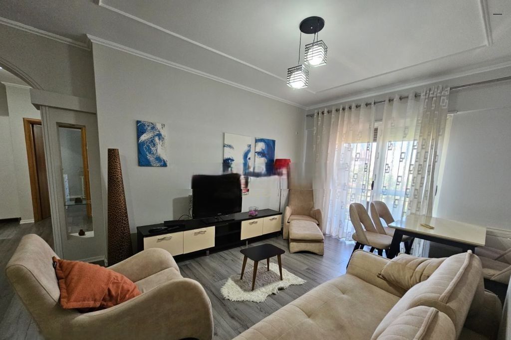 2+1+2 110 m2 5th floor Barricade Street