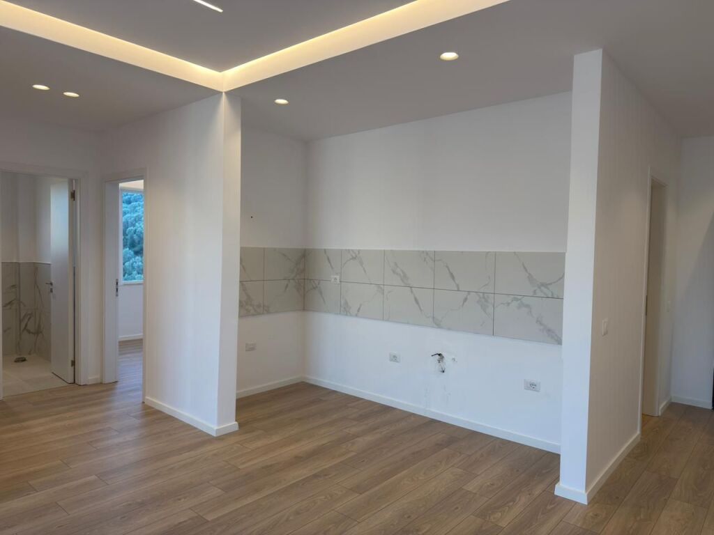 Occasione 2+1 VLORE 135.000€