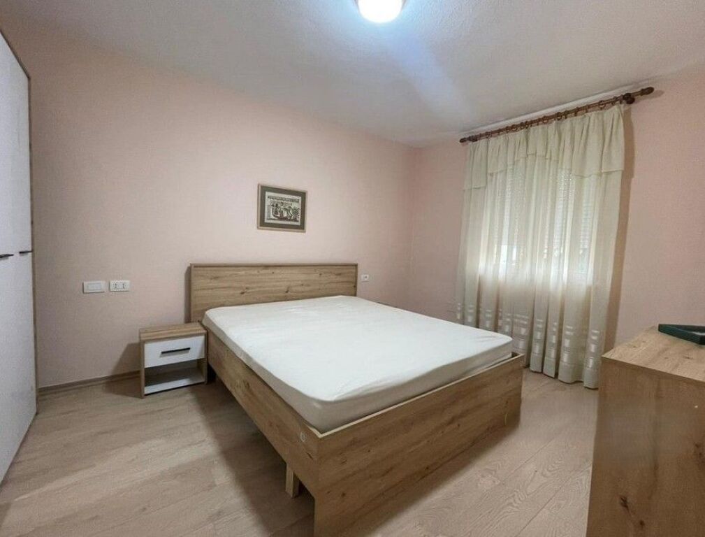 APARTAMENT PËR QIRA 2+1 TE 21 DHJETORI