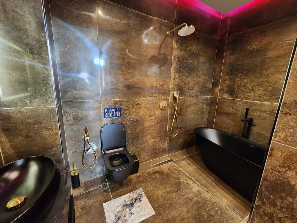 Qira, Apartament 2+1+2 Poste Parkimi, Liqeni i Thate, Tiranë