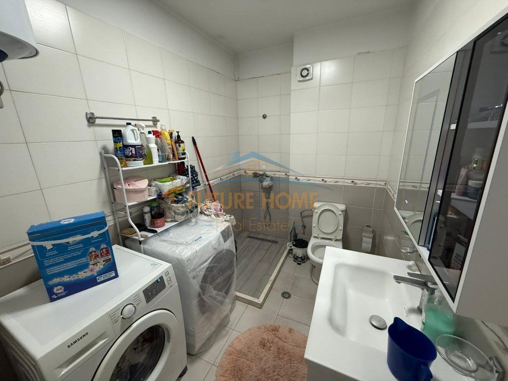 Shitet, Apartament 2+1, Zogu i Zi, Tiranë. Prestige64801