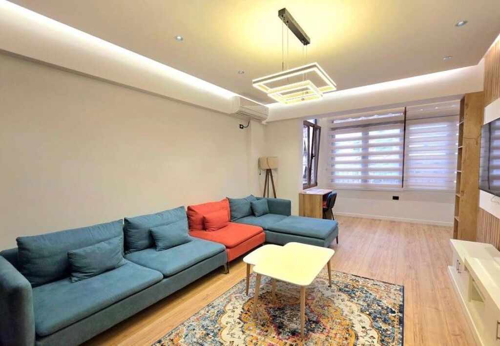 APARTAMENT 2+1+2 PER QIRA NE RRUGEN E KAVAJES