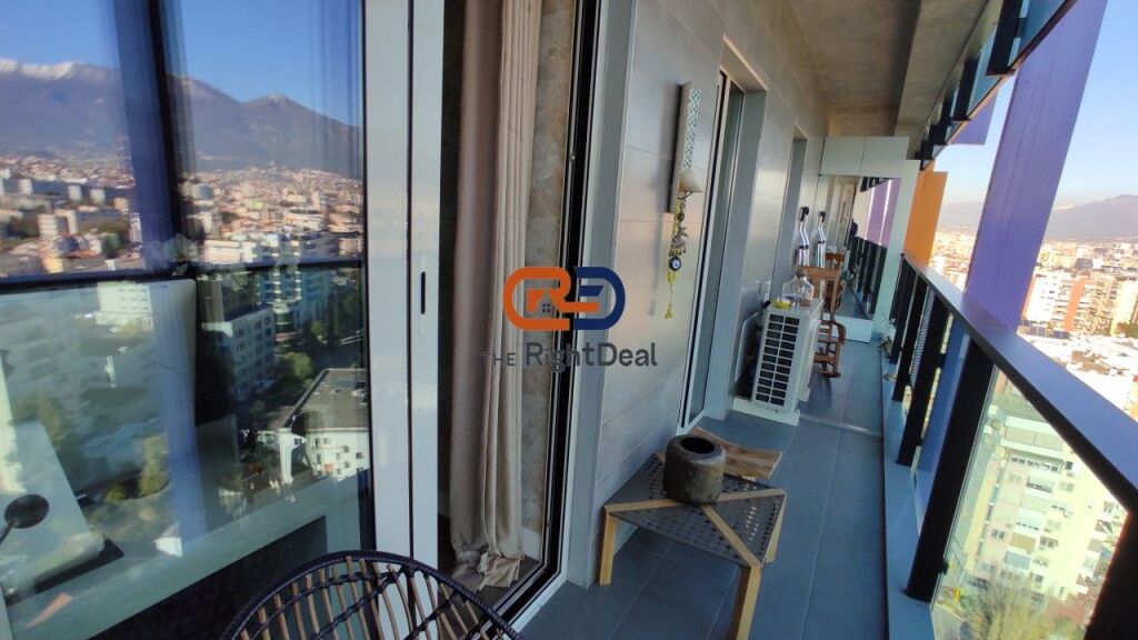 Tek Ambasador 3, Jepet Me Qira Apartament 2+1+2 Me Pamje Fantastike Dhe Post Parkimi !