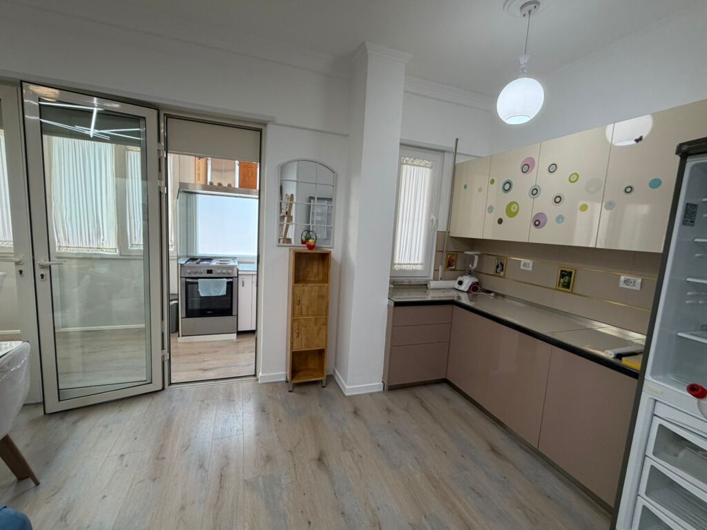 Jepet Apartament me qera