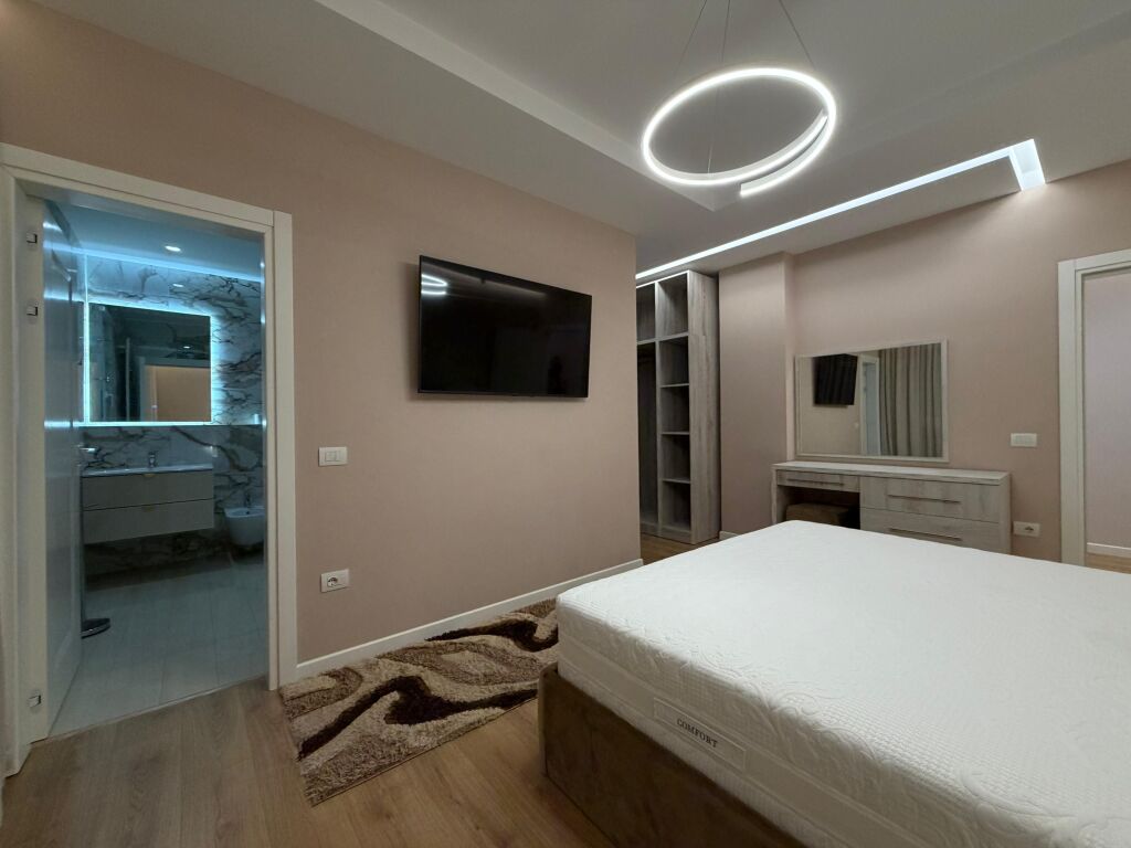 Apartament 3+1+2 poste parkimi tek Montesori Liqeni Thate