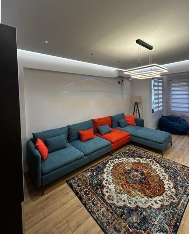 Qira, Apartament 2+1+2, 21 Dhjetori