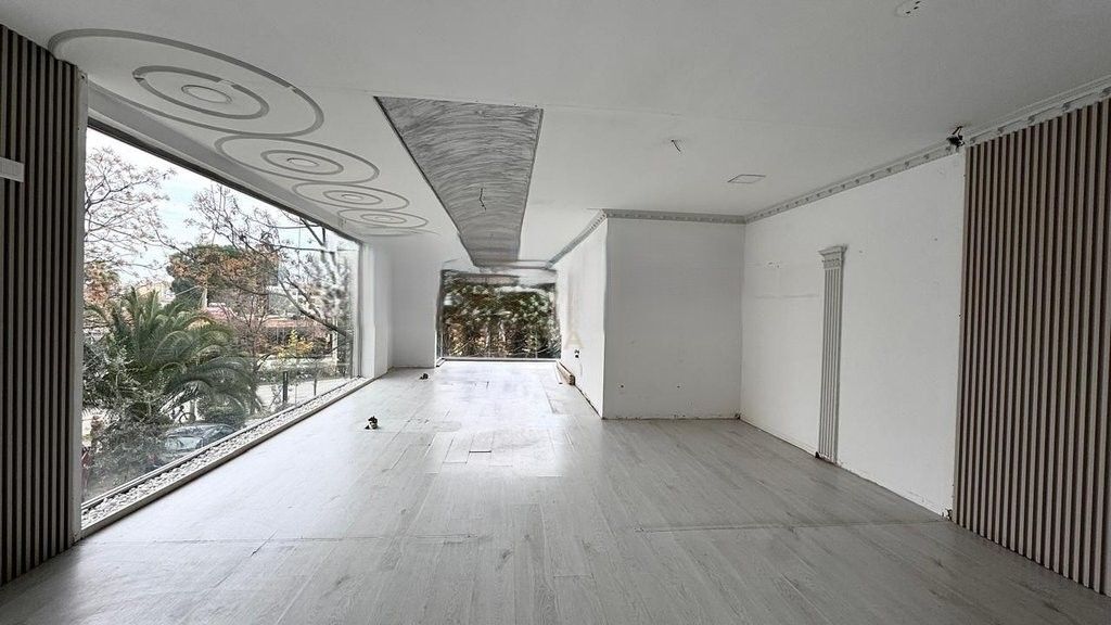 Commercial space for sale by the road near 21 Dhjetori! 250,000 €