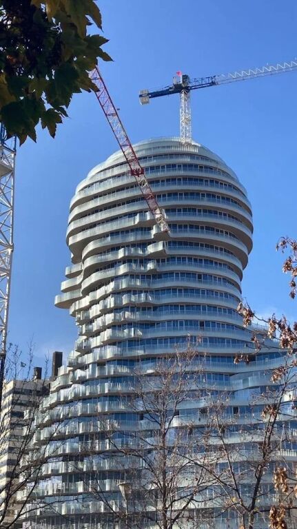 🔥Shitet Apartament 2+1 te TIRANA'S ROCK me Pamje nga☄️Sheshi Skenderbej☄️