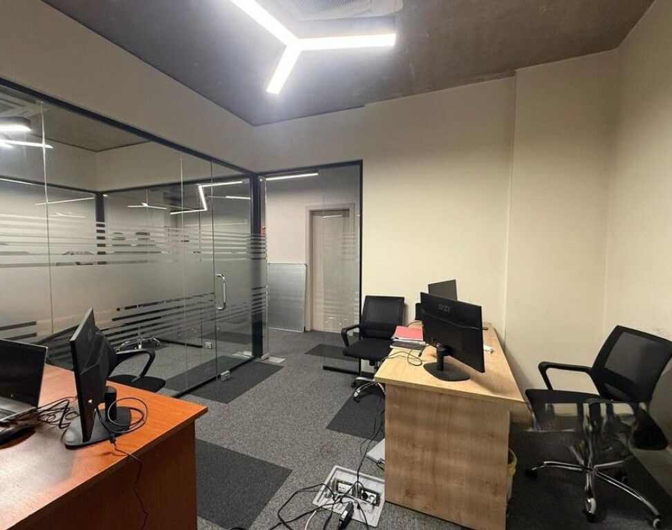 Jepet me qira ambient zyrash, tek Rruges se Kosovareve!